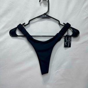 Black scrunch side thong bikini bottom size medium